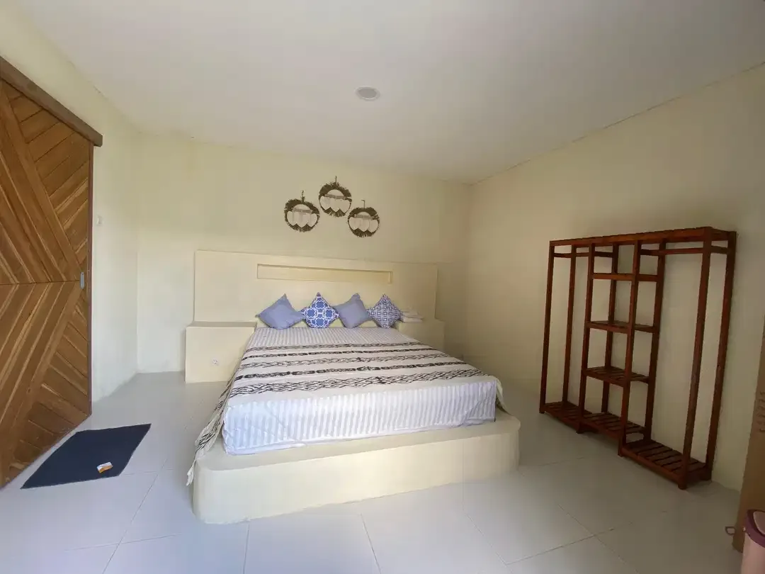 FOR SALE VILLA 2BR MINIMALIS AREA TENANG STARTEGIS DI NUSA DUA BALI - Image 2 of 9