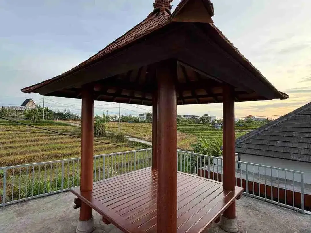 Rent Villa Br Gress 260m2 Ada Rooftop View Sawah Furnish Tumbak Bayuh - Image 3 of 10