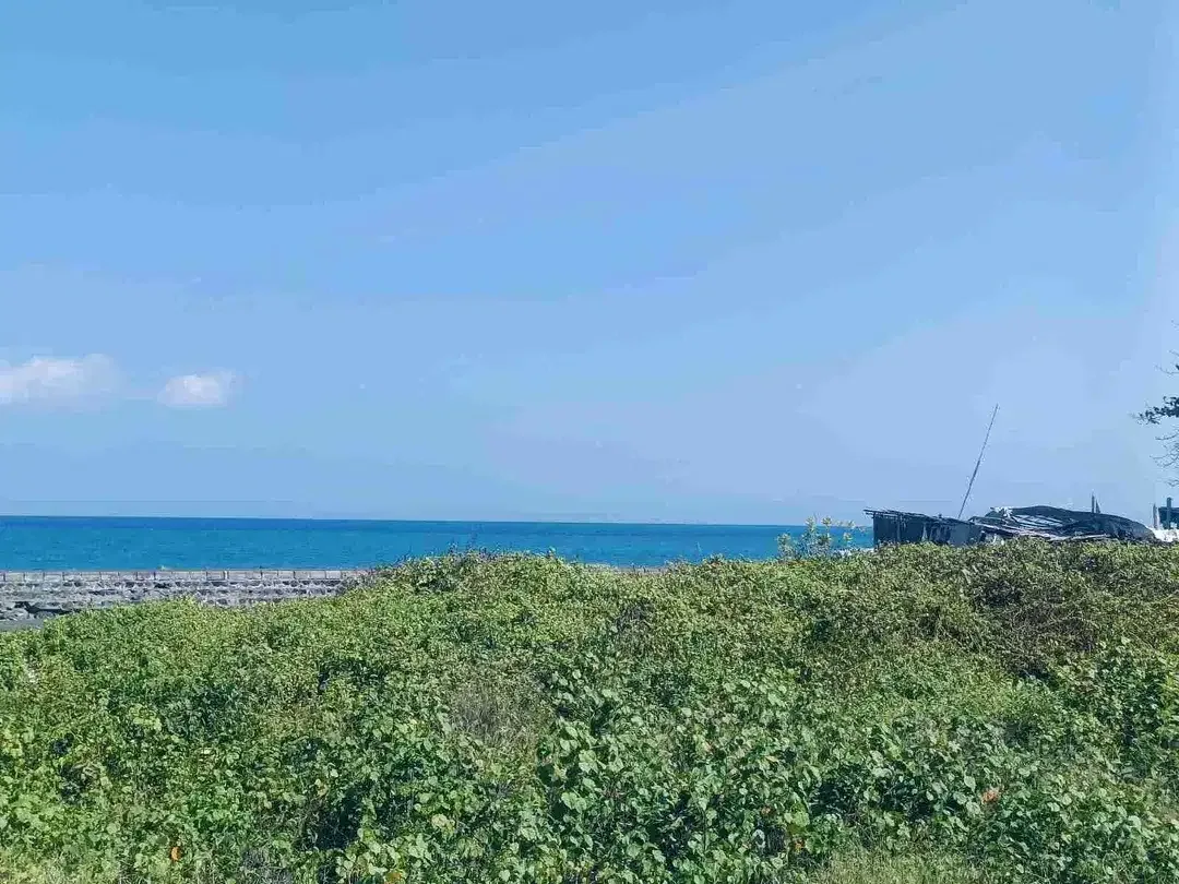 Tanah Premium Beachfront dan Jalan Utama By pass Ida Bagus Mantra Pantai Lebih Gianyar - Image 1 of 9