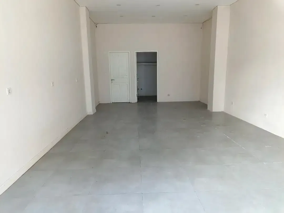 SHOP 4,5 x 9 M FOR LEASE IN BUMBAK UMALAS - PRIME LOCATION - Image 3 of 6