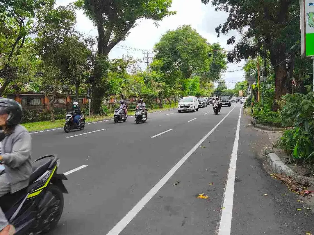 RUKO 3 LANTAI DI PUSAT KOTA DENPASAR RENON - Image 2 of 9