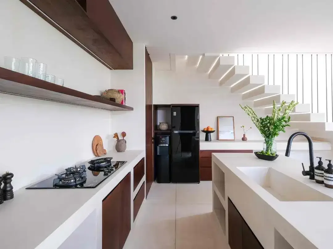 LUXURY MODERN VILLA FOR SALE IN NYANYI FOR SALE FREEHOLD - Image 8 of 10