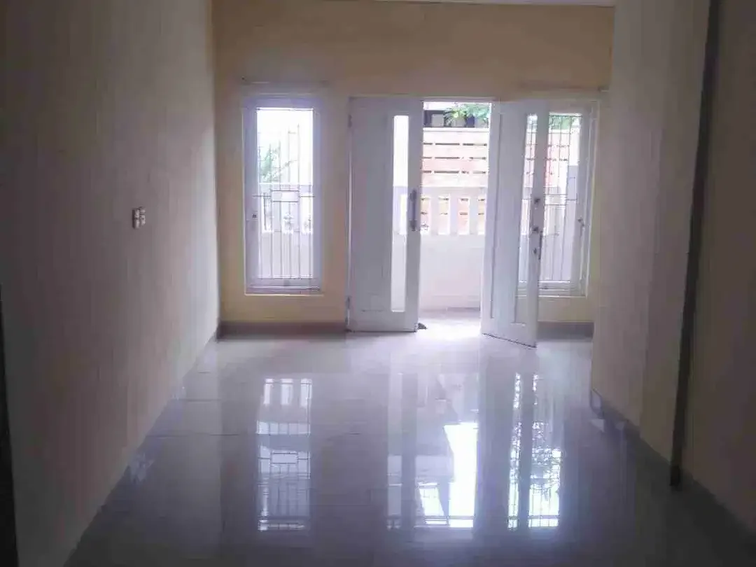 Buc Rumah LT 120M2 Ada 5Kamar Pusat Kota Jaya Giri Renon Jl6mtr Paving - Image 4 of 9
