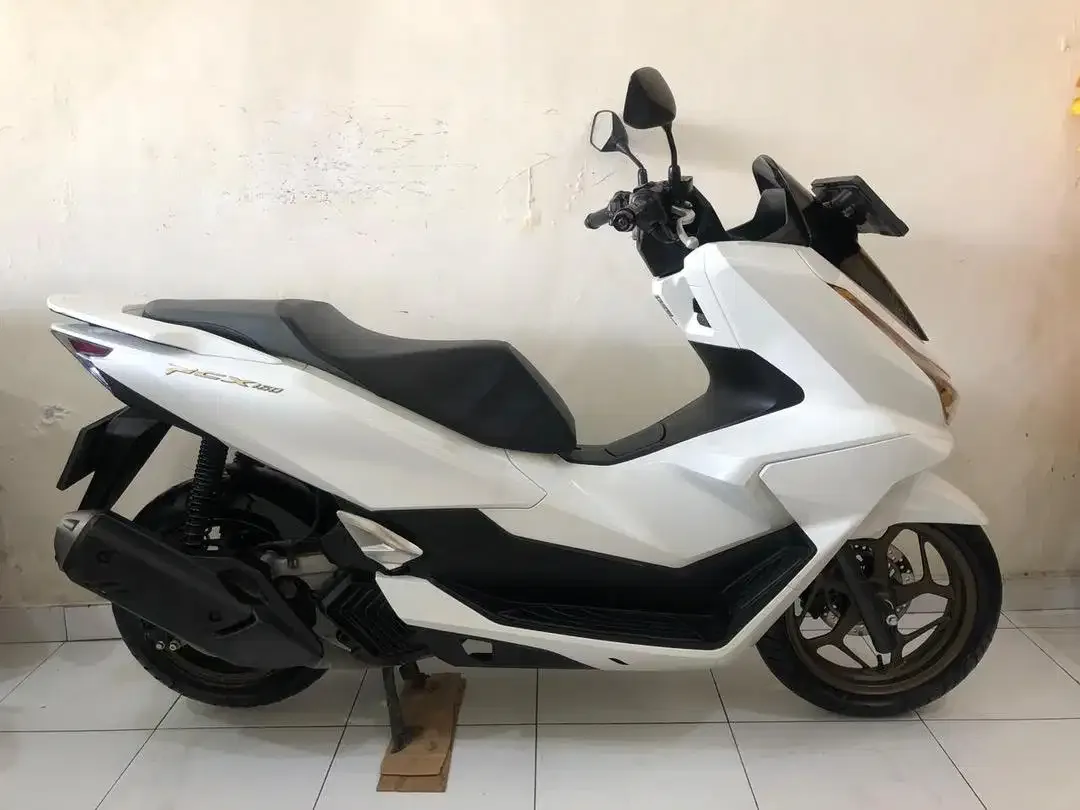Honda PCX ABS Th.2025 Putih!! - Image 1 of 10