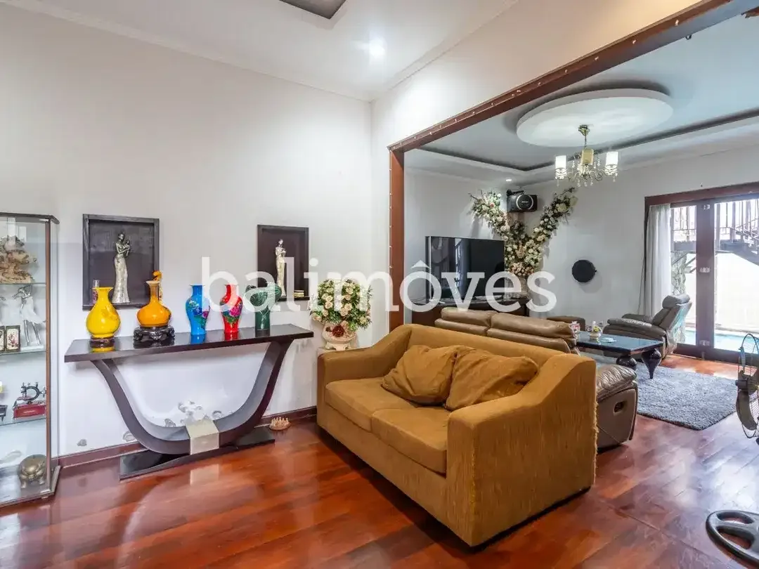 Dijual Villa Lima Kamar Tidur Hak Milik di Renon - Image 4 of 10
