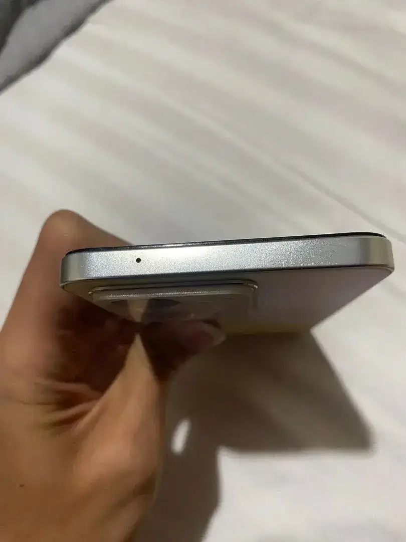 Vivo V25e memori 256/12+8GB garansi masih - Image 4 of 7