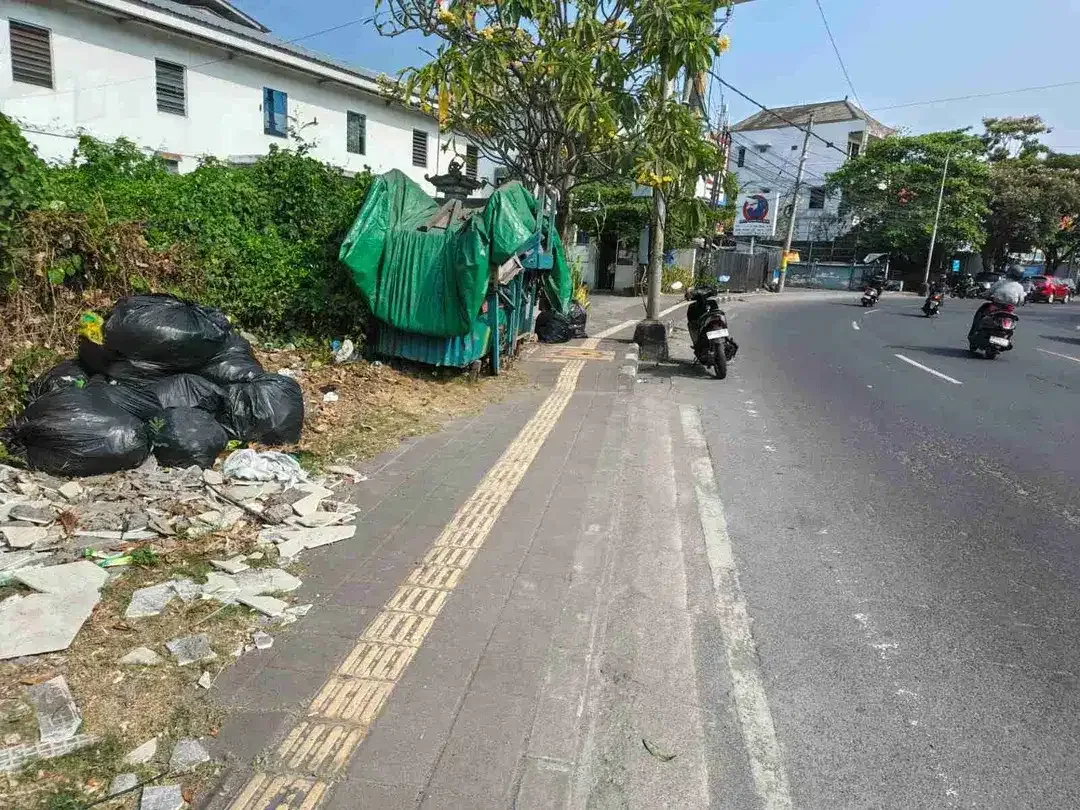 Dijual Tanah Premium  Lokasi JL Induk Mahendradatta Denpasar BAL  persis depan Hotel Quest San Denpasar - Image 5 of 10