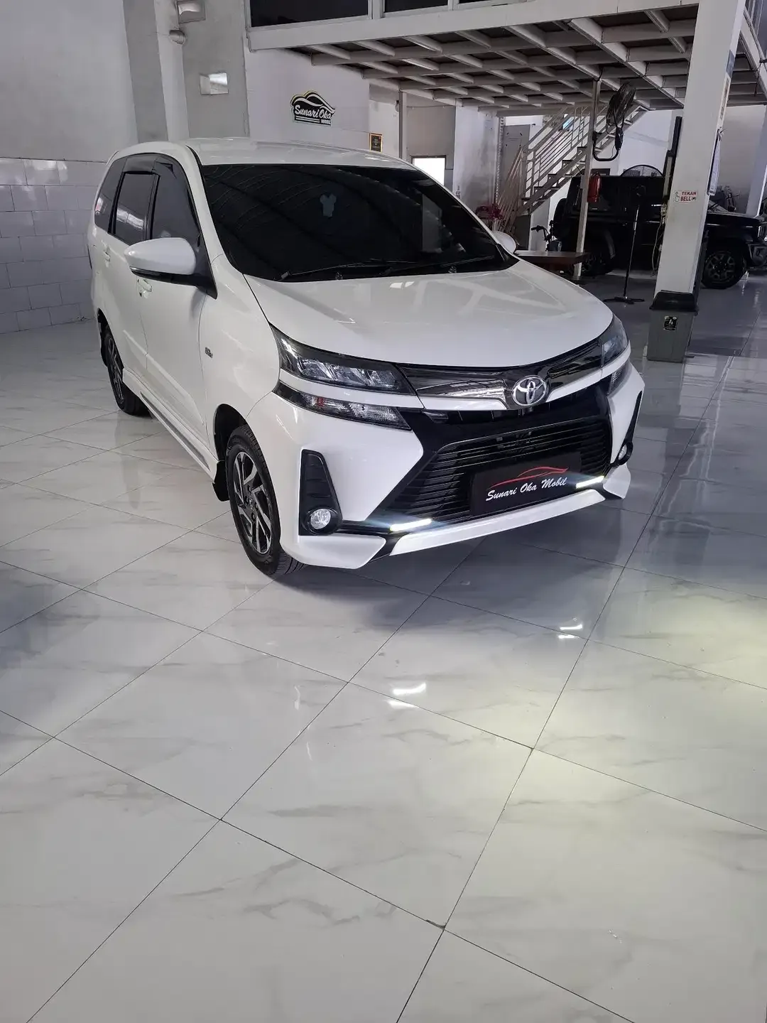 Toyota Avanza Veloz 1.5 - Image 1 of 7