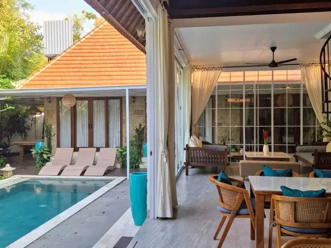 Villa Modern Tropis di Bumbak Umalas - Image 1 of 10