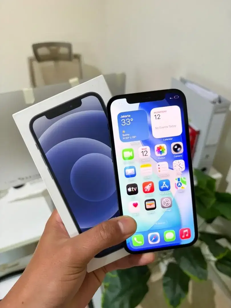 iPhone 12 64GB Ex iBox Resmi BH 86% Mulus Fullset Original - Image 3 of 5