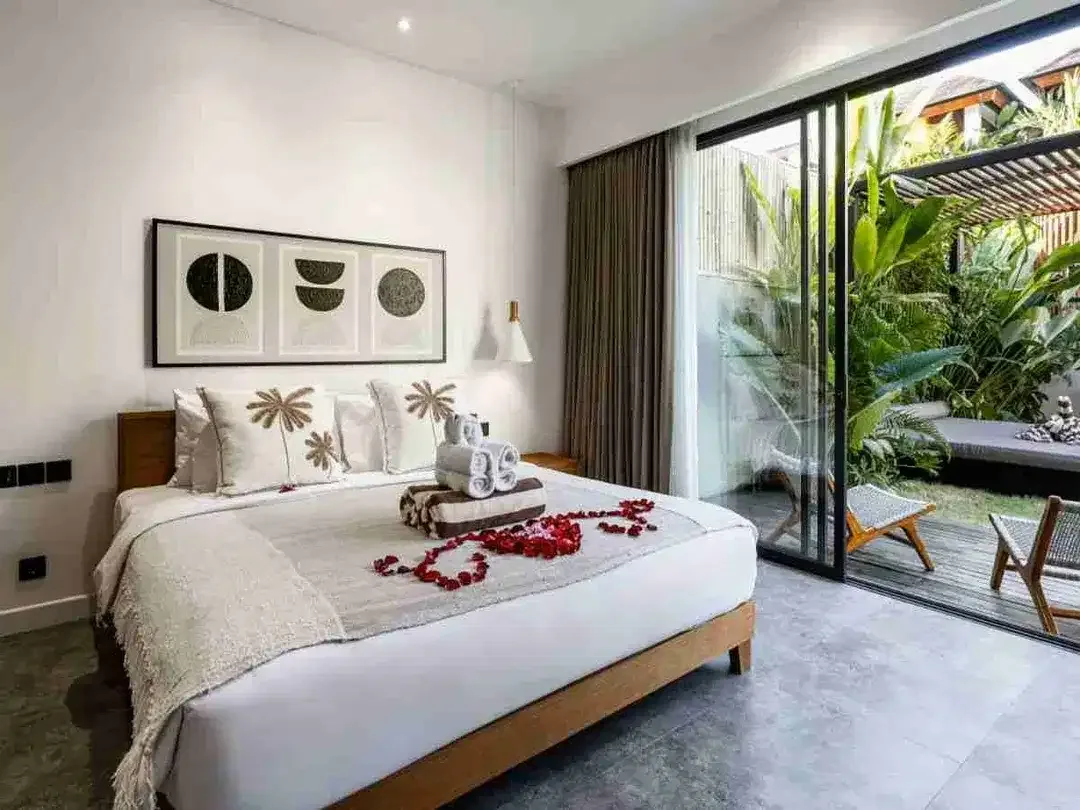 BRAND NEW VILLA CANGGU FOR SALE HIGH ROI - Image 8 of 10