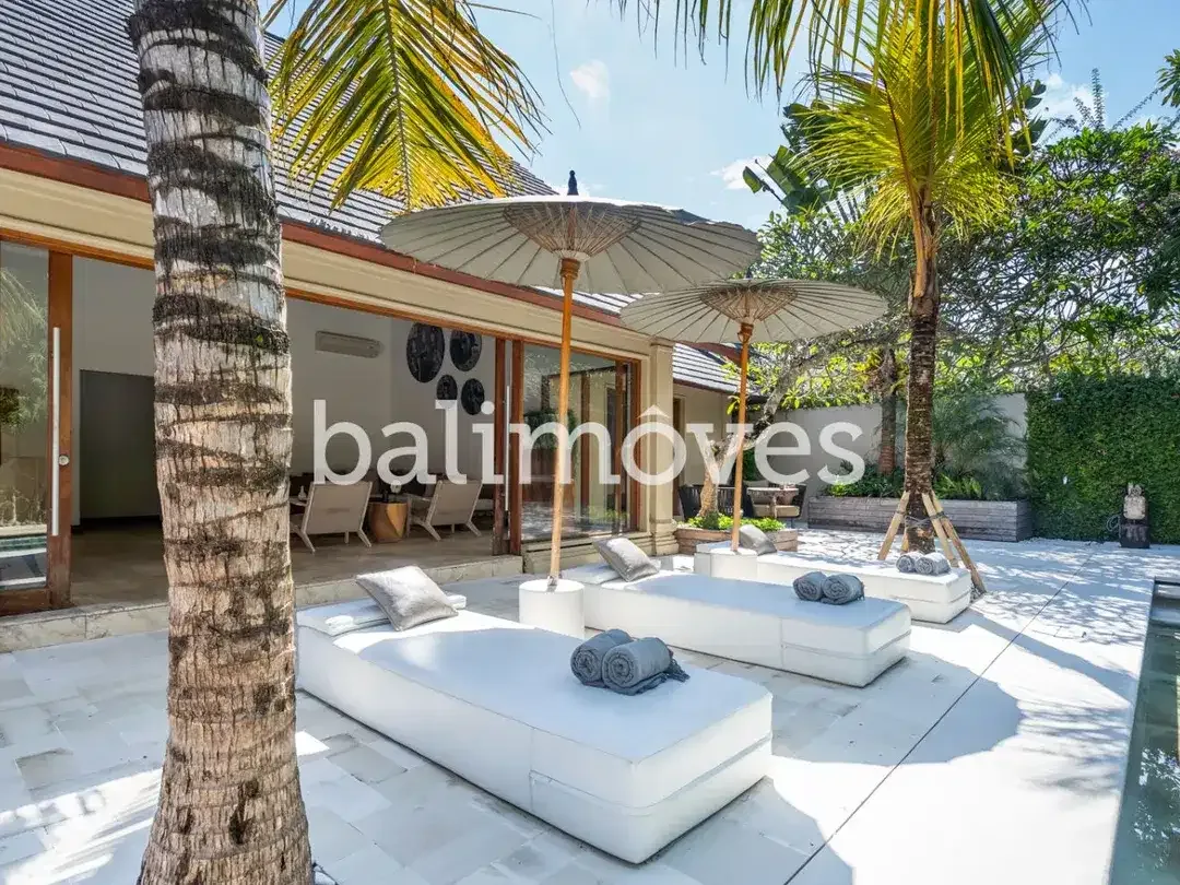 Villa Cantik dan Cerah Di Atas Tanah 500m2 Di Tepi Pantai Sanur - Image 8 of 10