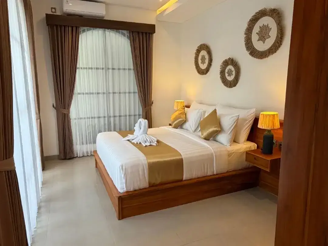FULLY FURNISHED VILLA FOR SALE AT PADONAN KUTA UTARA BALI - Image 5 of 10