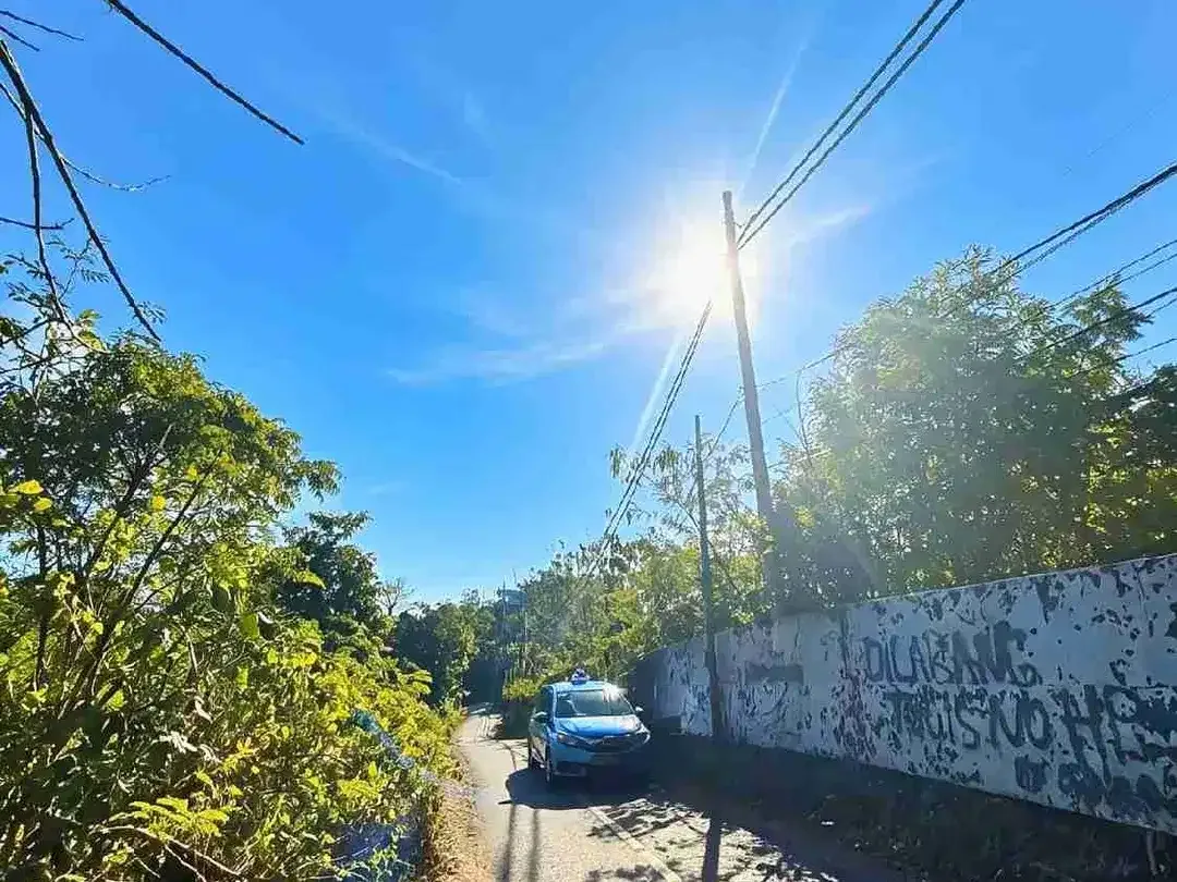 TANAH PREMIUM JALAN UTAMA KARANG PUTIH  PANDAWA KONTUR TINGGI MENGHADAP KE LAUT - Image 4 of 10