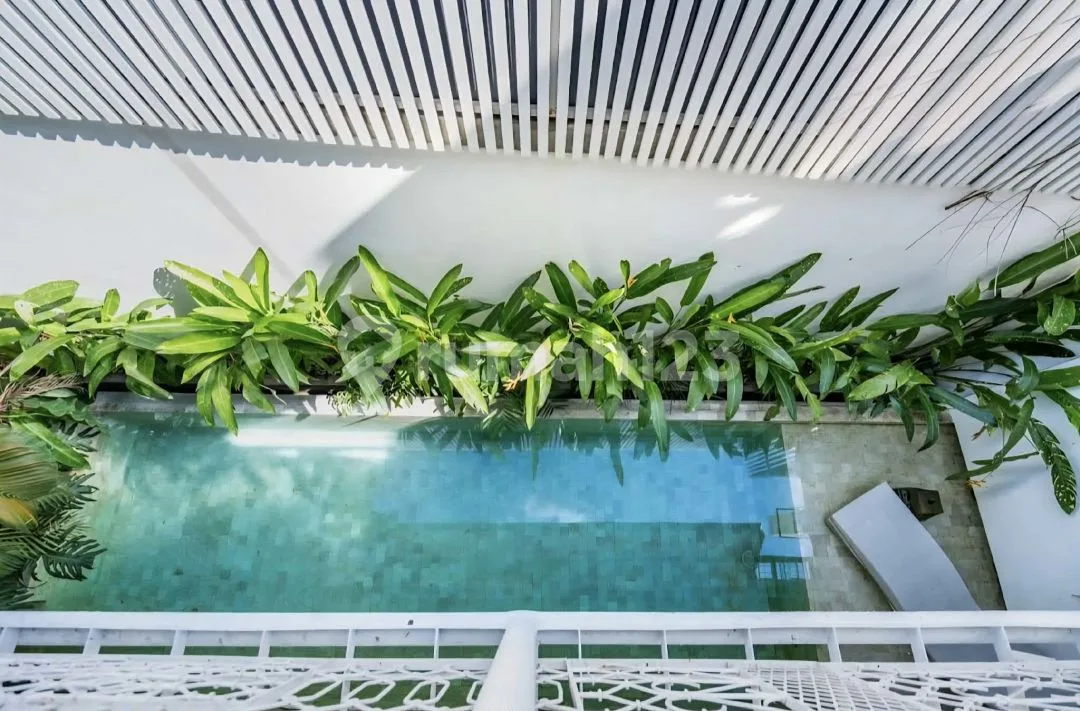 Villa 3 Bedrooms Berawa Central Canggu - Image 2 of 4