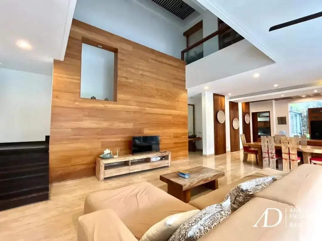 FREEHOLD 3-BEDROOM VILLA SET WITHIN GATED COMPLEX IN SEMINYAK - Image 10 of 10
