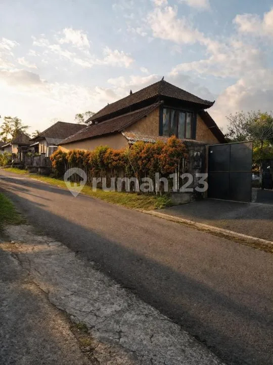 Dijual Murah Hitung Tanah Saja Dilokasi Sudah Ada 2 Villa Ubud - Image 1 of 4