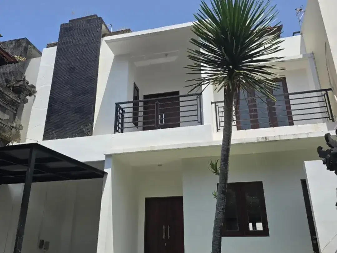 DI JUAL RUMAH DEKAT SEMINYAK DI KEROBOKAN BADUNG BALI ONE GATE - Image 1 of 7