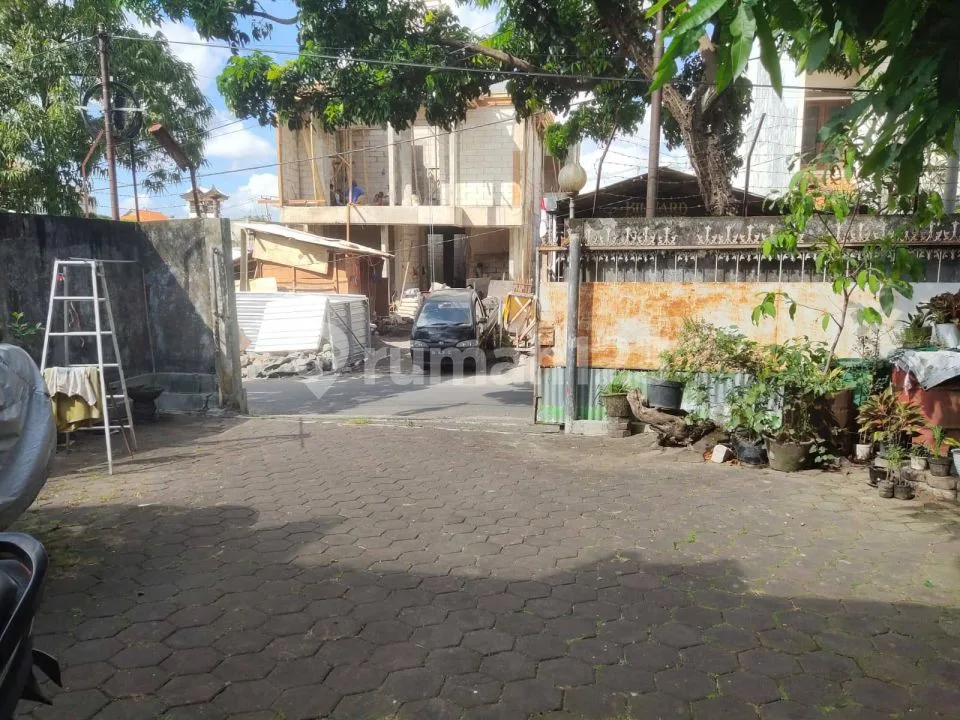 Dijual Rumah Berhalaman Luas Bisa Dipakai Kantor Dan Gudang Area Gatot Subroto Barat Dekat Cargo Permai, Denpasar - Image 3 of 4