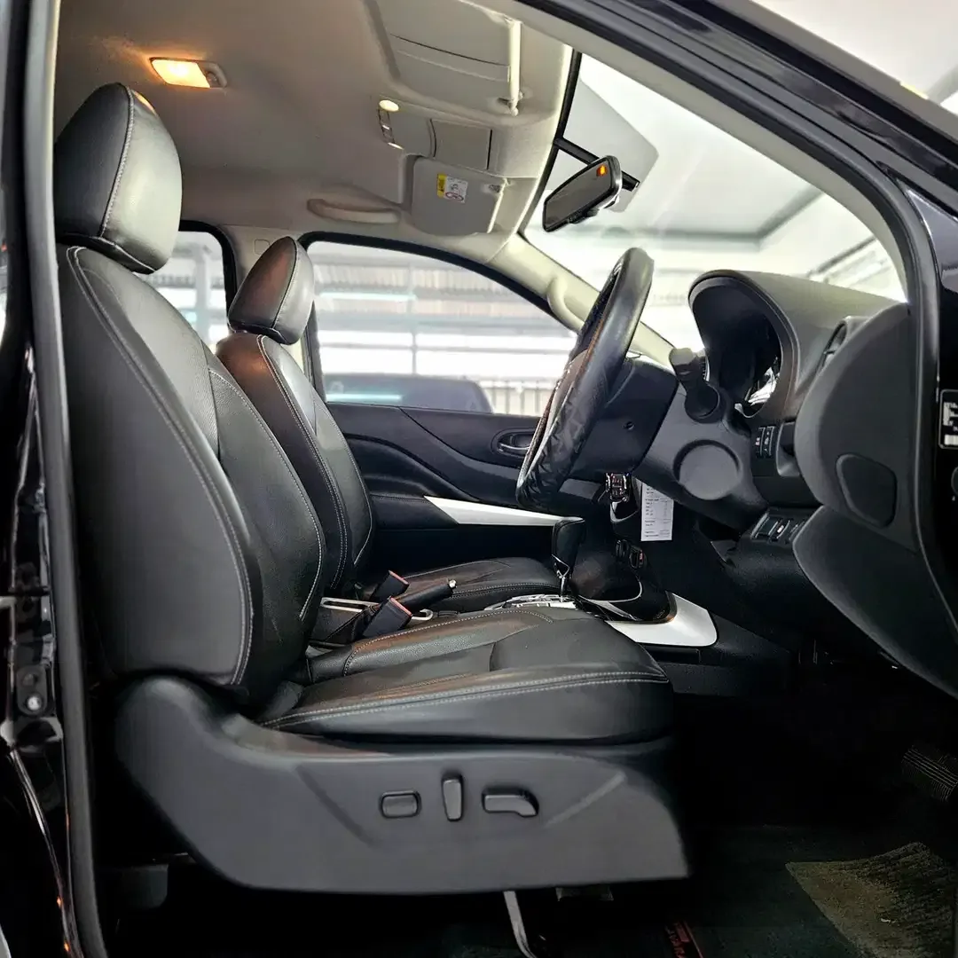 [2020] DP 45jt! Nissan Navara VL 4x4 2.5 diesel at 2020 asliDK bk 2021 - Image 6 of 10