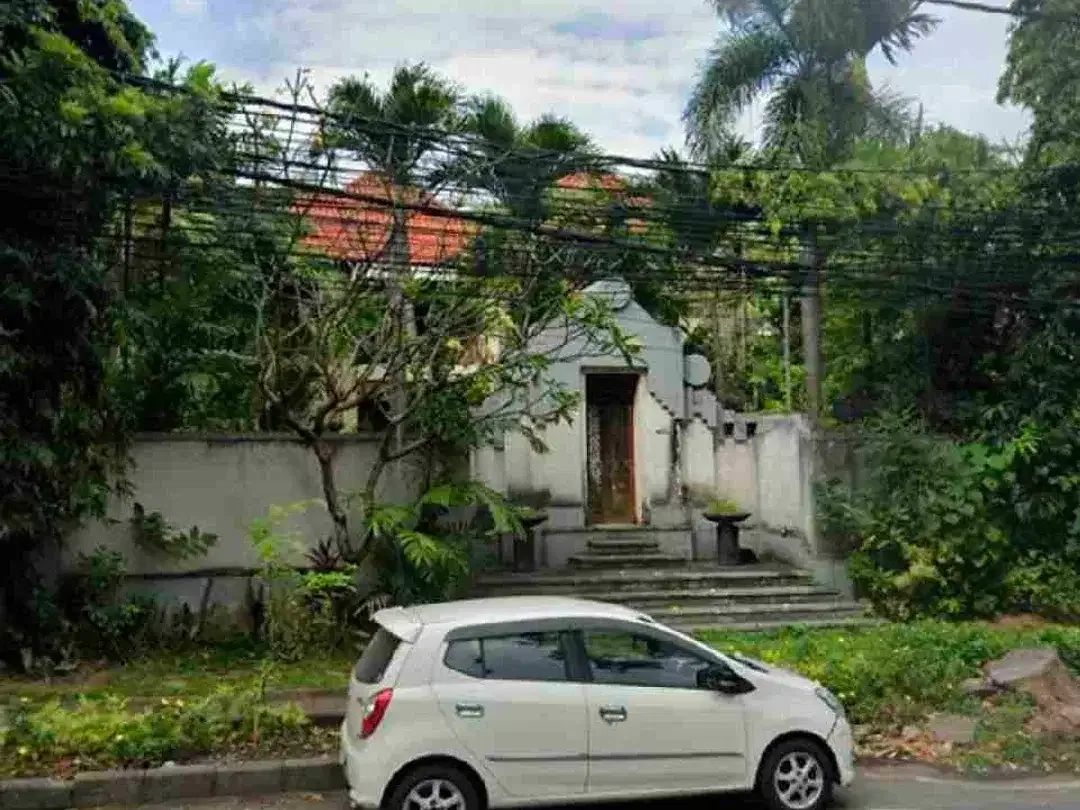 jual rumah 2 lantai luas 9 are di jln utama Puputan Renon Denpasar - Image 2 of 3