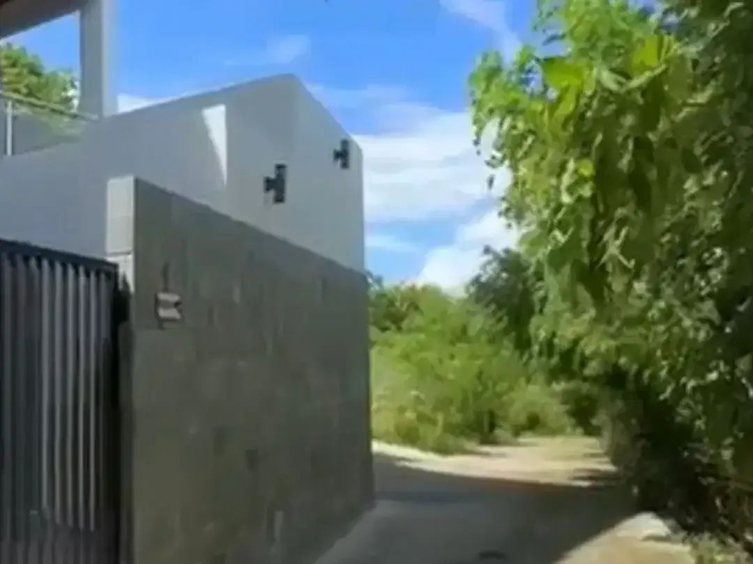 RUMAH CANTIK TERAWAT LINGKUNGAN ASRI DI UNGASAN BADUNG - Image 2 of 7
