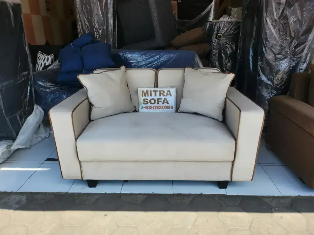 Sofa L Ruang kecil + meja , Bisa Service Sofa ,Perbaikan Kursi Makan - Image 4 of 10
