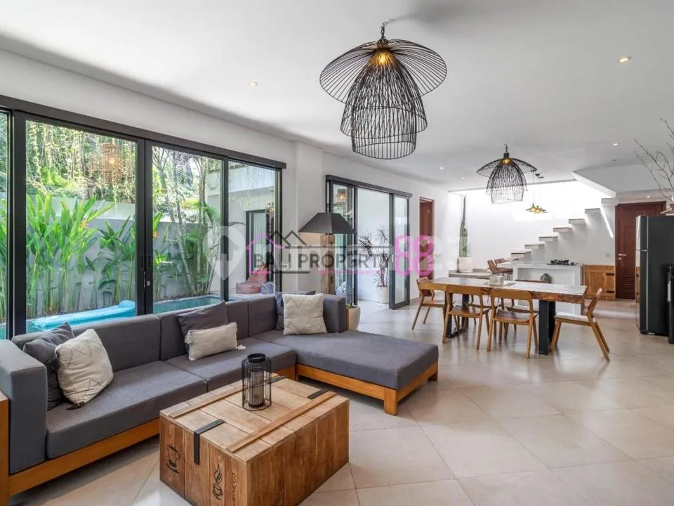 Villa Mewah Strategis dengan Kolam Renang Pribadi di Seminyak - Image 3 of 4