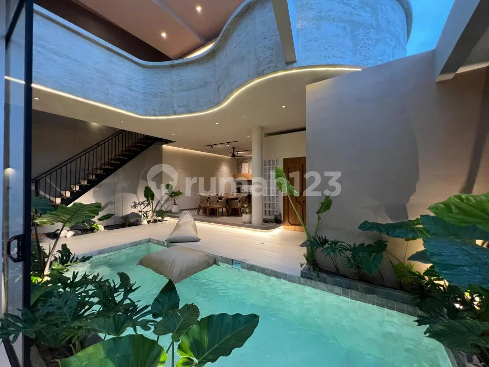 Three Bedroom Luxury Villa With Pool And Jacuzzi At Canggu - Image 2 of 4