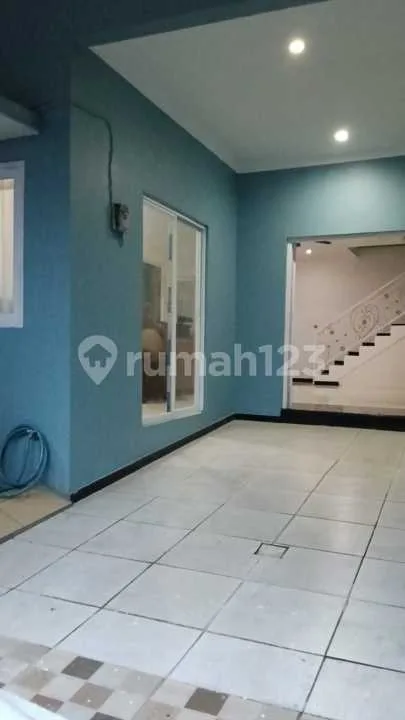 Disewakan Rumah 3 Lantai Minimalist Full Furnish - Image 2 of 4