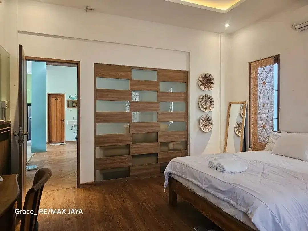 Rumah Konsep Villa 6 Kamar Tidur Dijual di Area Teuku Umar Denpasar - Image 3 of 10