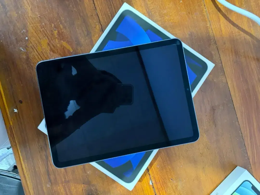 Ipad Air 5 chip M1 - Image 1 of 4