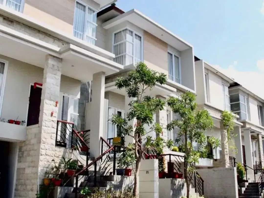 RUMAH EKSKLUSIF MODERN MINIMALIS ROSE GARDEN RESIDENCE SESETAN DENPASAR, BALI - Image 2 of 10