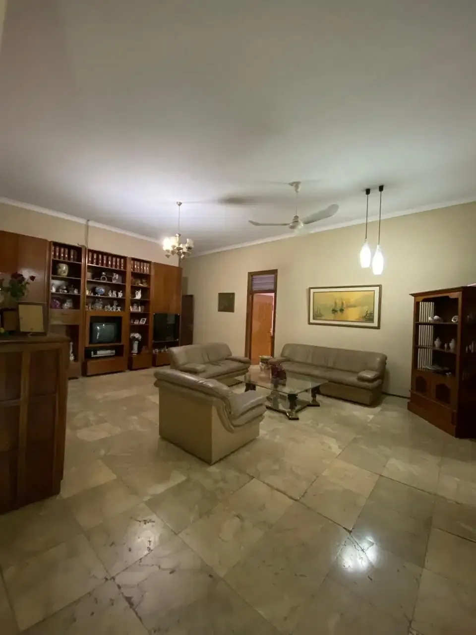 Rumah Mewah Premium Raya Puputan Renon Denpasar Bali - Image 9 of 10