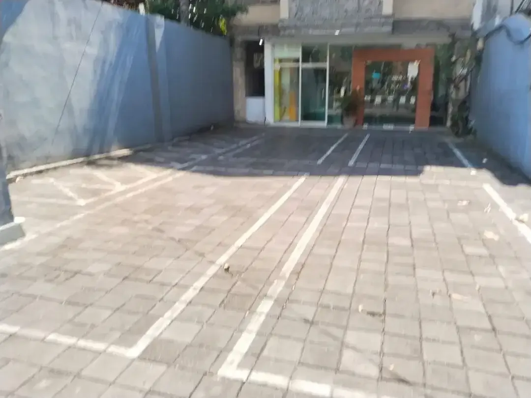 TANAH BERISI BANGUNAN KANTOR DI JL UTAMA NUSA DUA DEKAT PANTAI - Image 6 of 7