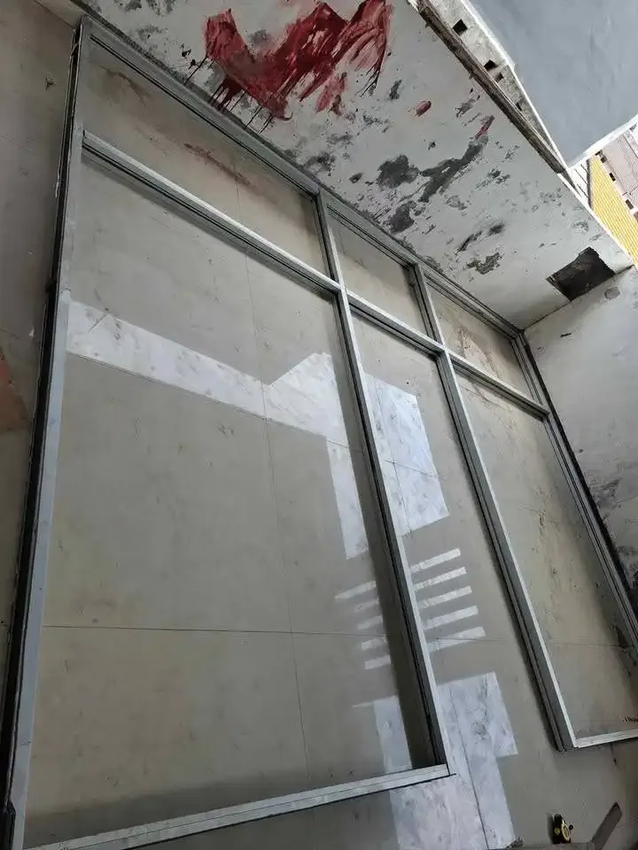 Paket Pintu dan Kaca Alumunium Lebar 383 cm Tinggi 300cm - Image 1 of 5