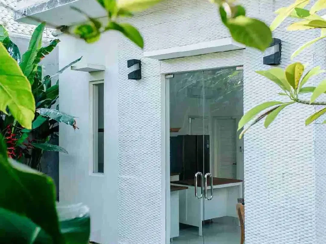 DISEWAKAN VILLA BAGUS DAN LUAS SEKALI STRATEGIS DI TIBUBENENG, CANGGU, BALI - Image 4 of 10