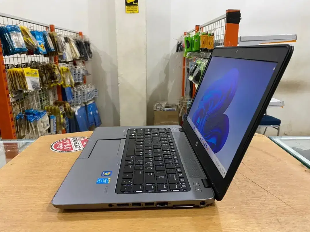Laptop HP Elitebook 840 G1 Core i7 Ram 16GB SSD 256GB FHD Slim Mulus - Image 4 of 10