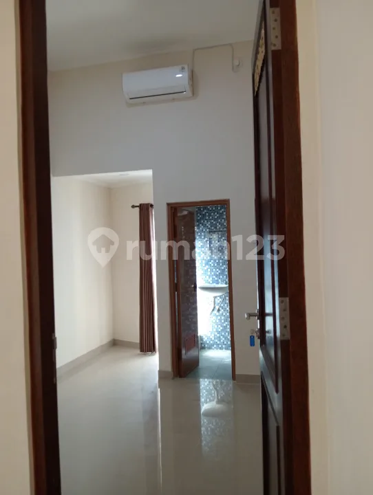 Rumah Siap Huni 2 Lantai di Waturenggong Panjer - Image 2 of 4