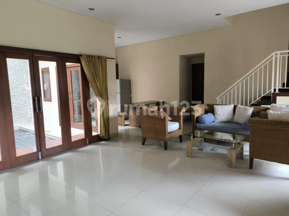 House For Rent 3 Bedrooms At Sanur Area - Image 2 of 4
