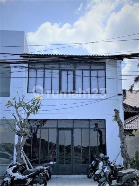 Ruko 2 Lantai Lokasi Premium di Seminyak - Image 2 of 4