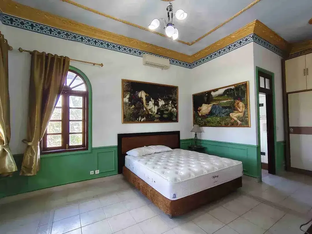 Villa Spanish Style strtaegis Dukuh Indah Kerobokan Bali - Image 2 of 10
