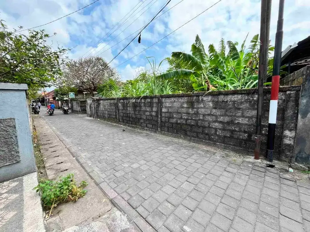 Jual Tanah 3are/300m² ada Bangunan Lokasi Sanur Kaja Zona Kuning area Komersil yg cocok untuk investasi - Image 3 of 5