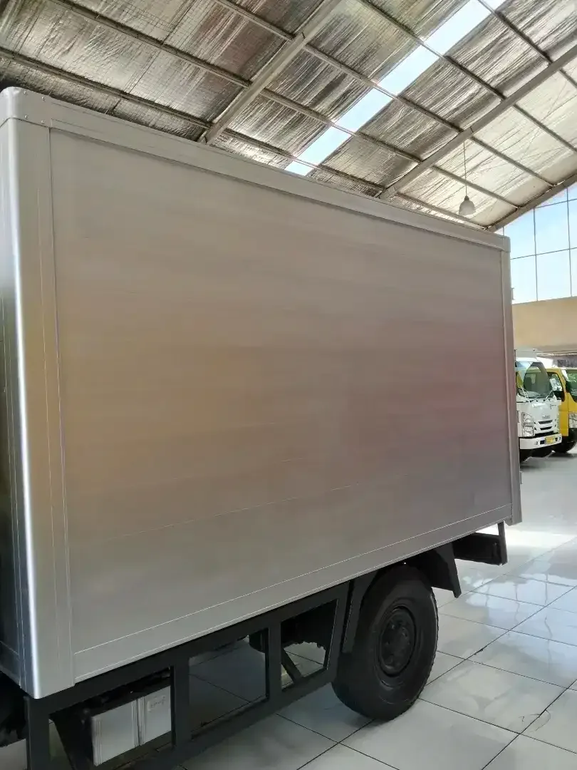 Mitsubishi Canter Engkel 2017 Kuning - Image 7 of 8