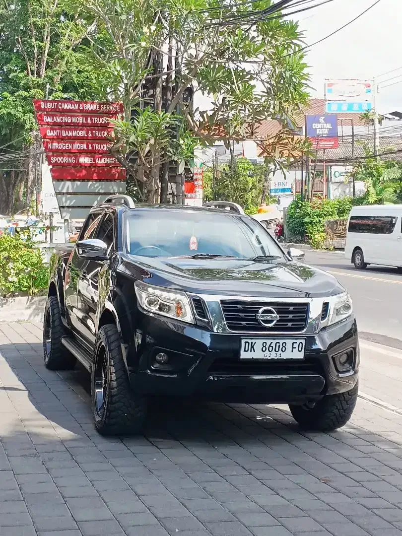 NISSAN NAVARA VL MATIC 4WD SOLAR ASLI BALI KM 50 RB - Image 1 of 10