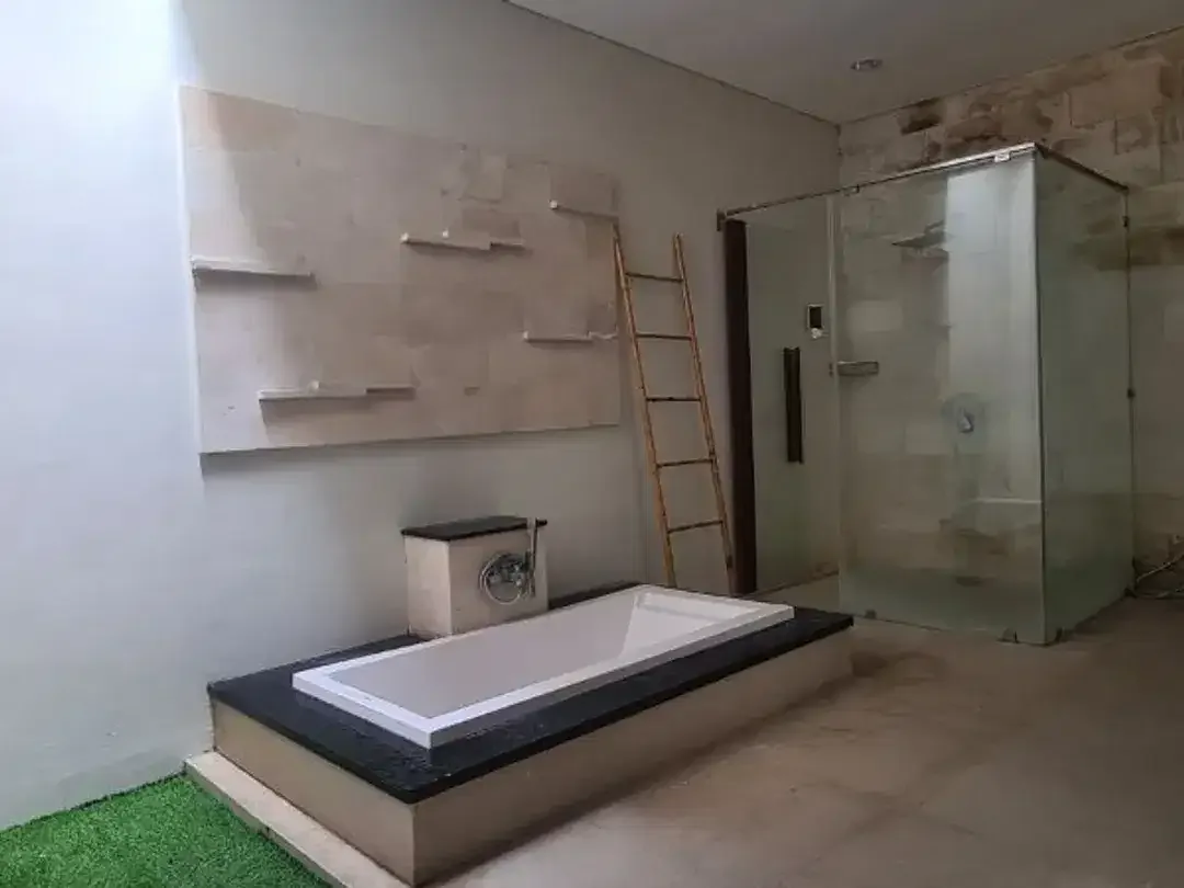 VILLA BAGUS 1 LANTAI DI BUMBAK DAUH KEROBOKAN BADUNG, BALI - Image 6 of 8
