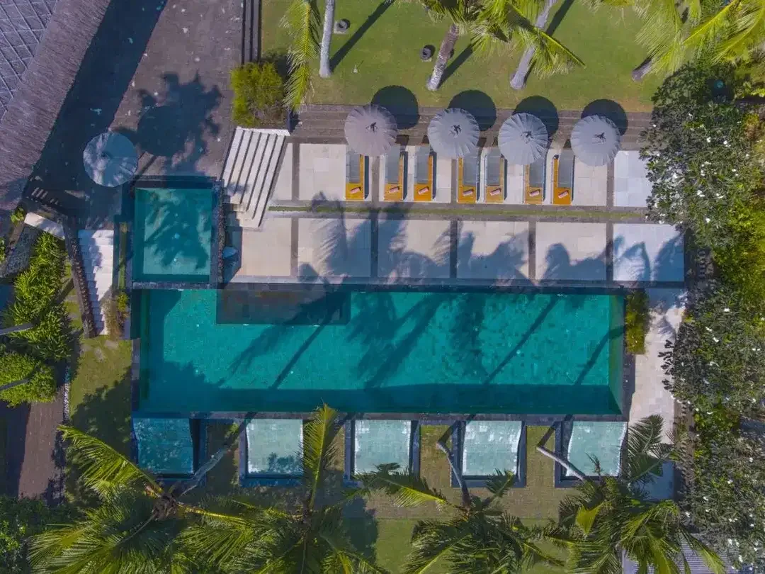 Freehold Luxury Ocean Front Villa in Canggu - Image 10 of 10