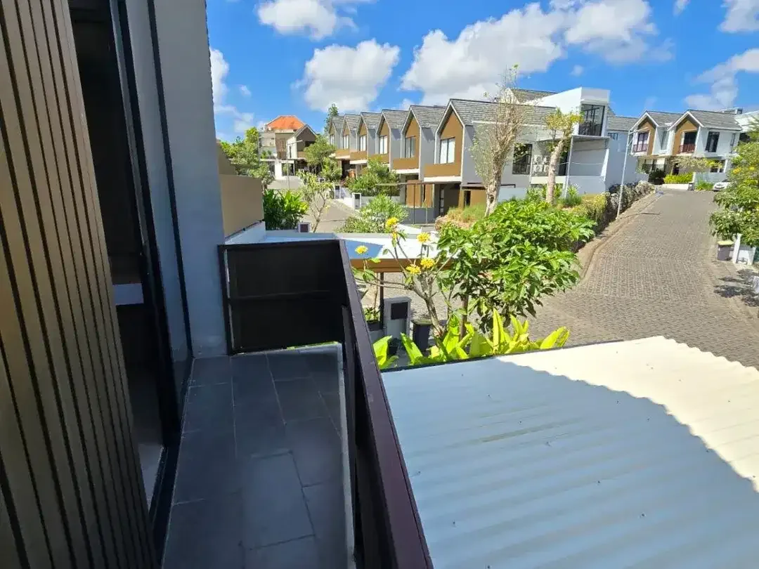 RUMAH 2 LANTAI FULLY FURNISHED DI JIMBARAN - Image 2 of 10