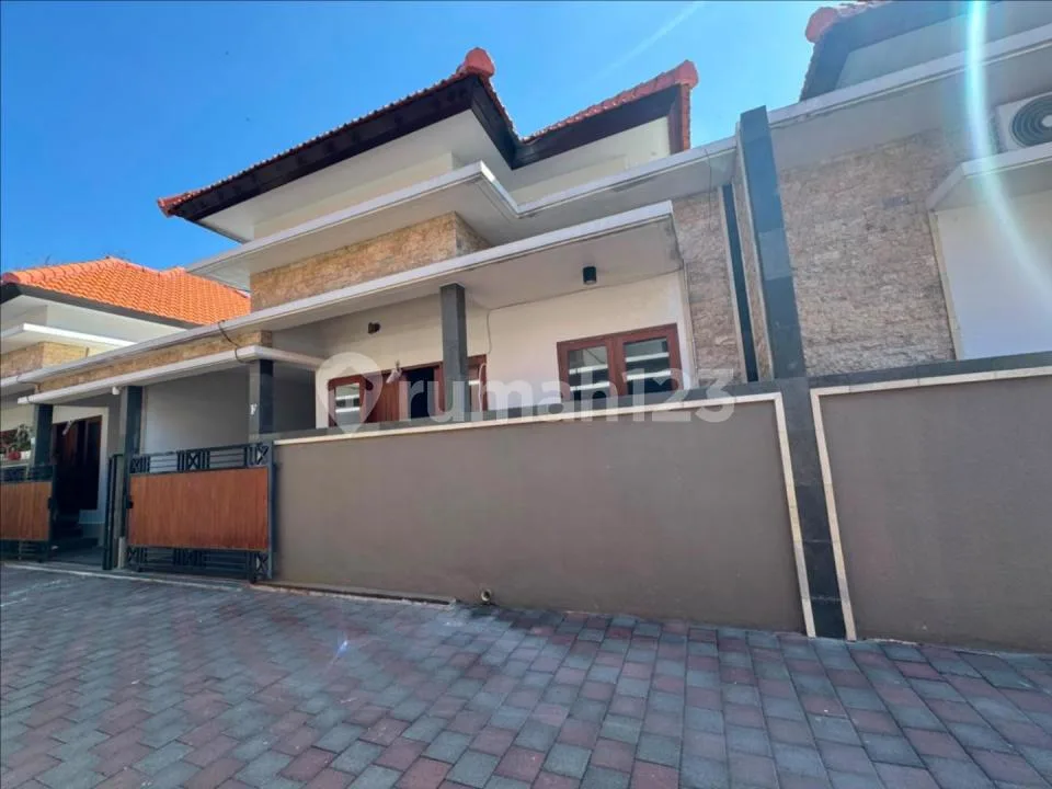 Disewakan Rumah 2 Kamar Dekat Plaza Renon - Image 1 of 4