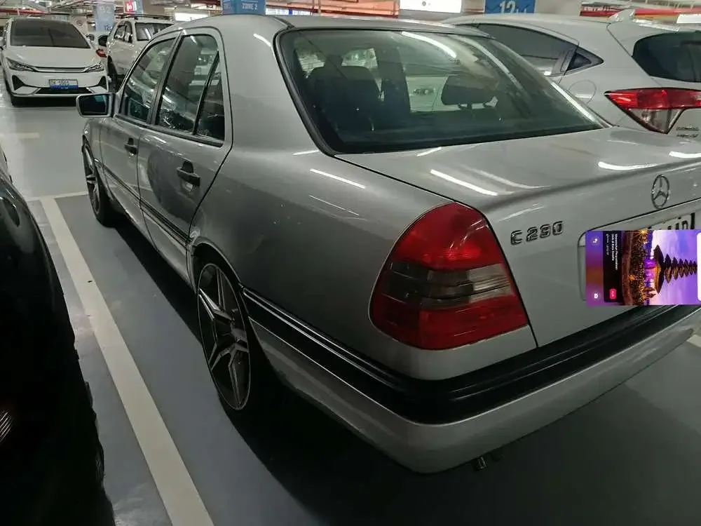 Mercedes-Benz C230 1997 Bensin - Image 3 of 4